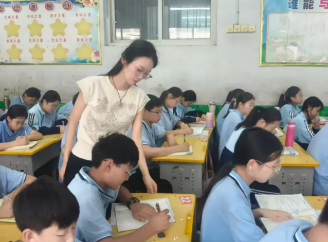 教育數(shù)字化人工智能賦能變化技術(shù)革命的步伐非常快有很大不同 教育數(shù)字化人工智能賦能變化技術(shù)革命的步伐非常快有很大不同