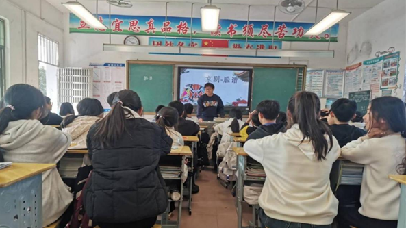 專業成長的環境讓教師可以在縣中這個崗位上更好發揮他的聰明才智 專業成長的環境讓教師可以在縣中這個崗位上更好發揮他的聰明才智