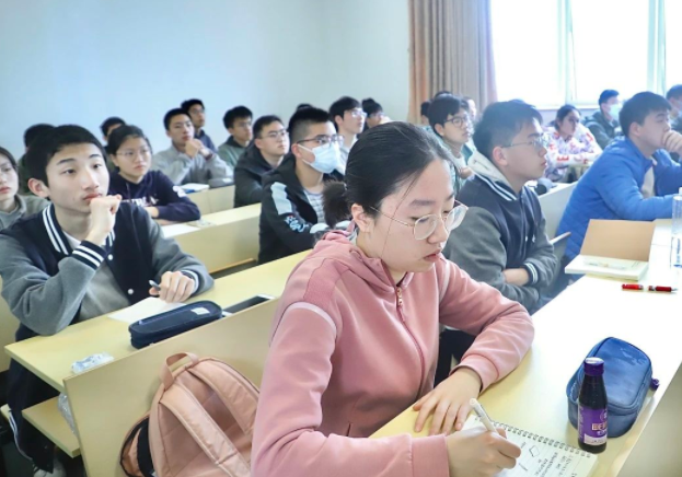 確實(shí)能夠讓一些學(xué)生放下每分必爭(zhēng)的執(zhí)念緩解學(xué)生的焦慮感等做法 確實(shí)能夠讓一些學(xué)生放下每分必爭(zhēng)的執(zhí)念緩解學(xué)生的焦慮感等做法